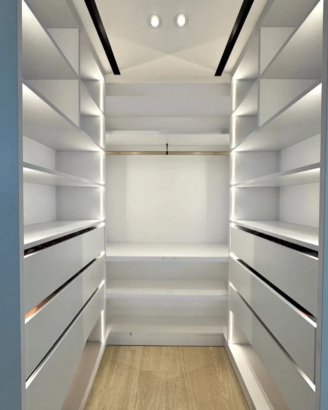 luxury-bedroom-interior-plants luxury-bedroom-interior-plants