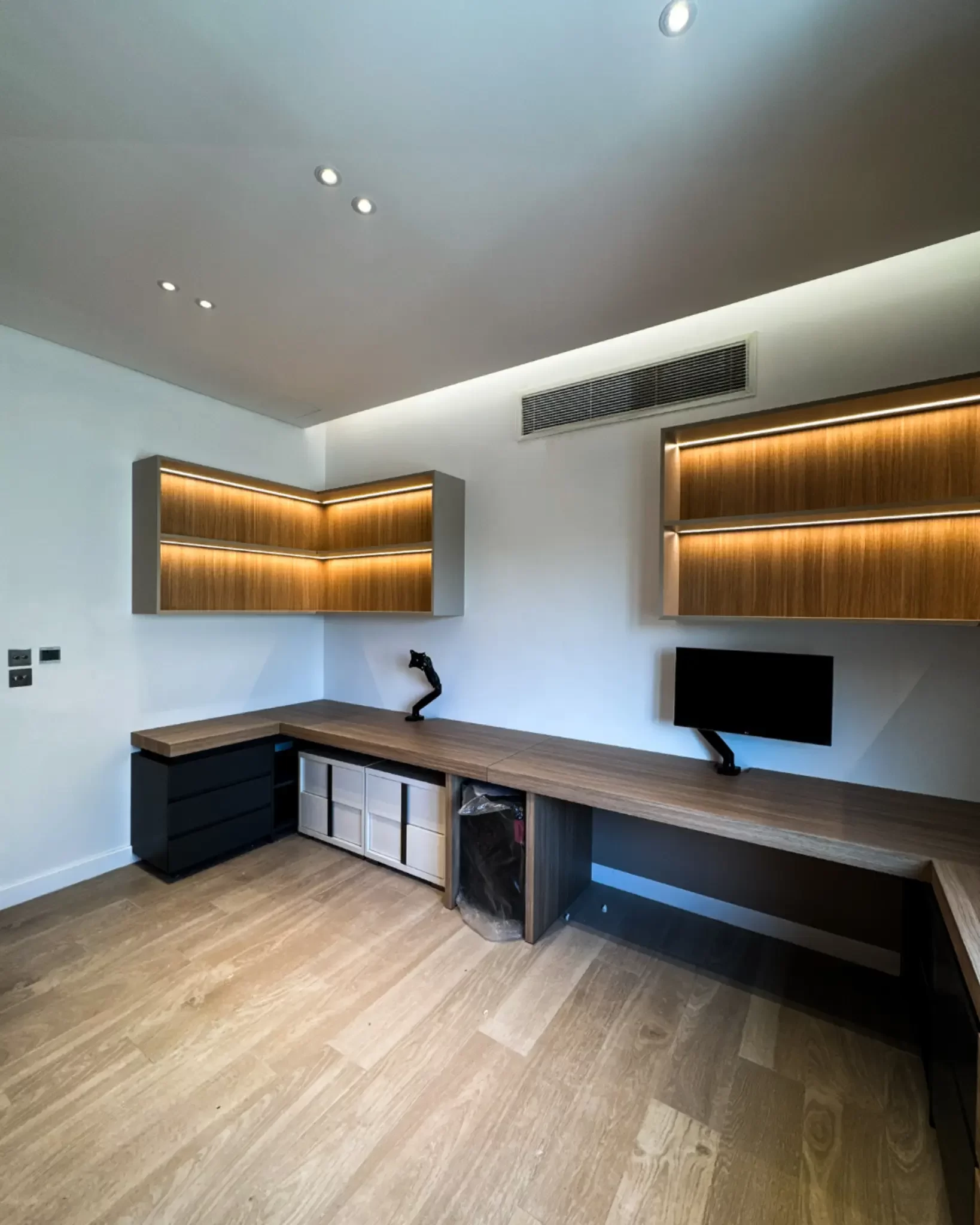 modern-home-office-wood-paneling modern-home-office-wood-paneling
